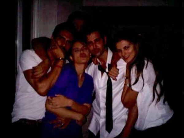 లీగల్ నోటీసులు: 