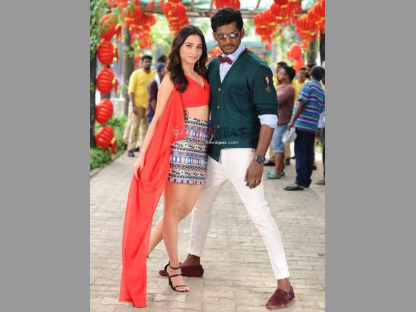 తెగ నవ్విస్తుంది