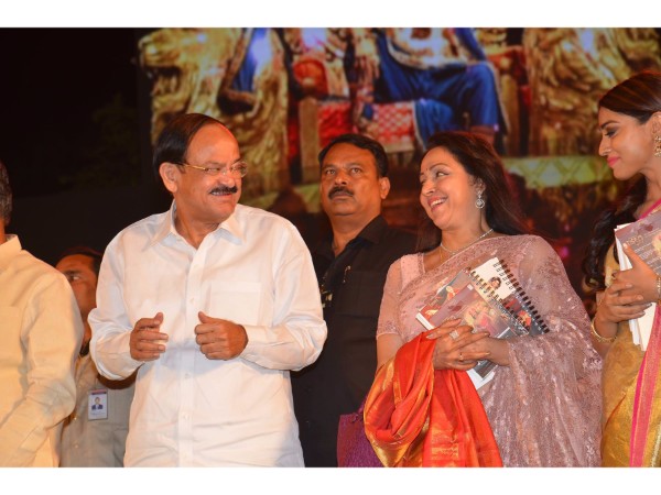 బాలయ్య ర‌గులుతున్న కాగ‌డా లాంటివాడు