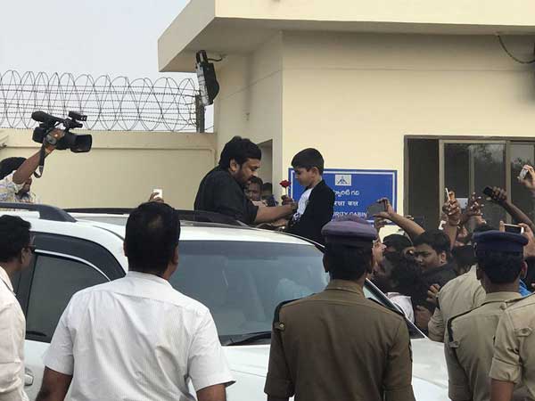 గన్నవరం ఎయిర్ పోర్టులో