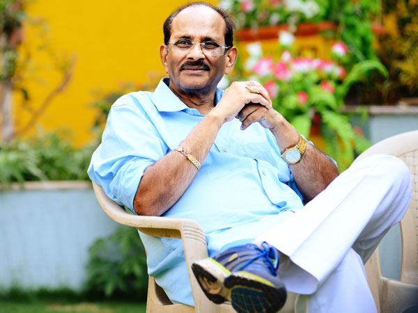 మా నాన్న తొలిసారి అలా హగ్ చేసుకున్నారు