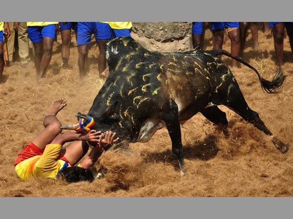 మెడకి బ్యాండ్‌తోనే : 