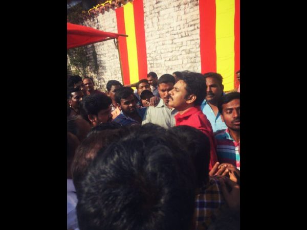  ఆశ్చర్యం :పవన్ 'కాటమరాయుడు' సెట్లో నందమూరి హీరో తారక్ (ఫొటో)