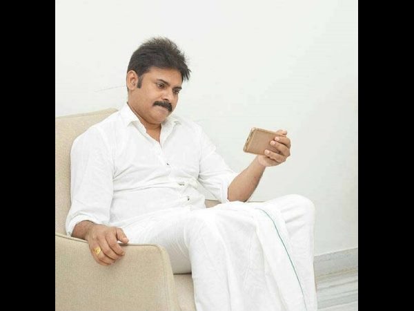  ఇంతకీ ఈ ఫోన్ పవన్ కళ్యాణ్ ఎక్కడ కొన్నారో తెలుసా?