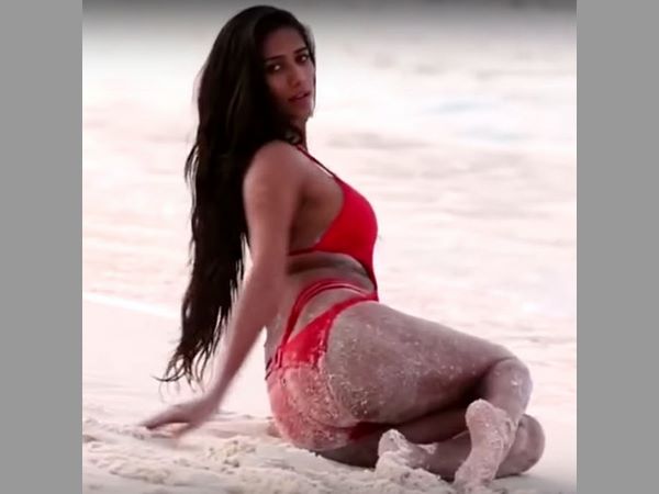 హీరో గోవిందా పక్కన ఐటెంసాంగ్