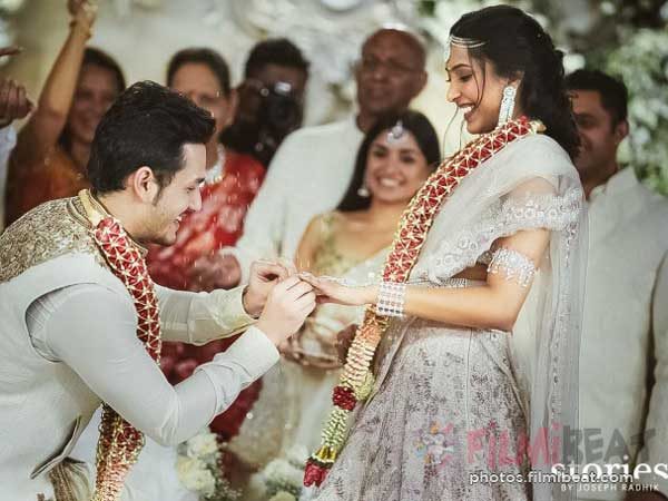 గతంలో అఖిల్ వల్లే ప్రేమ వ్యవహారం బయటకు