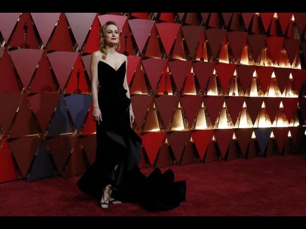  వేదికపైనే ట్రంప్ పై సెటైర్లు