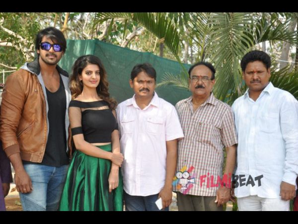  జయప్రకాశ్‌రెడ్డితో పాటు రచయిత దేశపతి శ్రీనివాస్‌