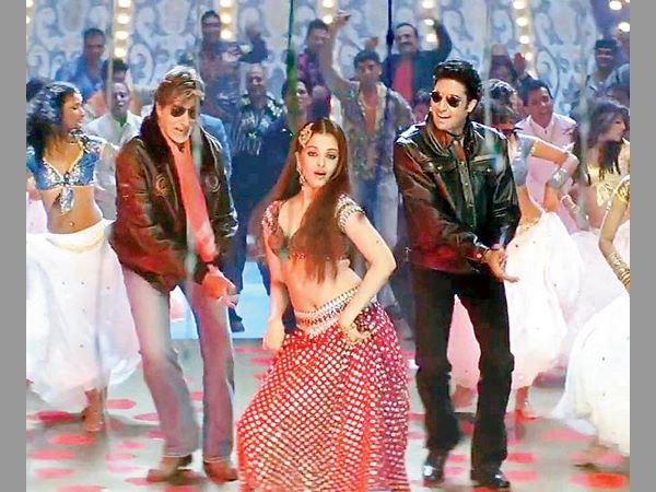 స్క్రిప్ట్‌పై మోజు పడ్డ బచ్చన్ జోడి