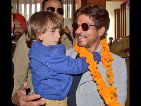  Shah Rukh Khan visited Swarna Temple with his son Abram