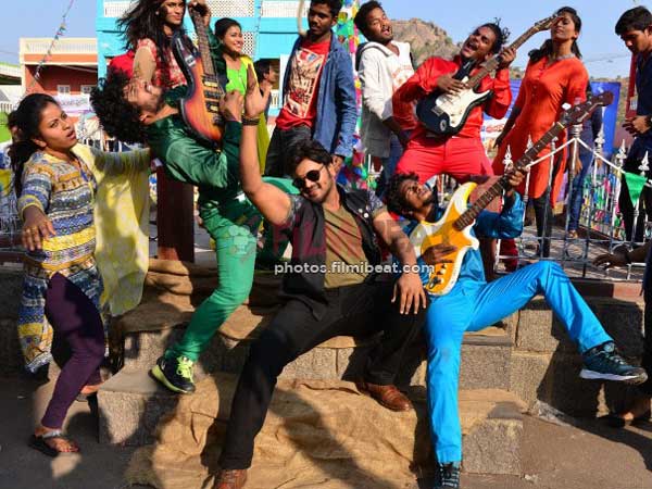 మాస్ బీట్‌తో డండనకా హుషారు