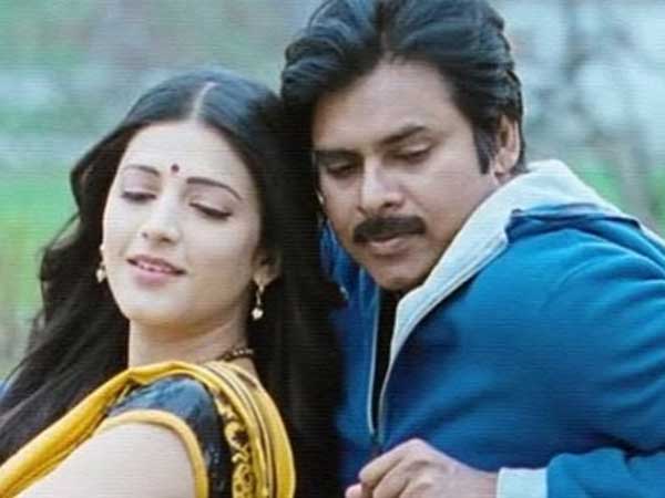 తొలిపాటకు రికార్డు హిట్లు