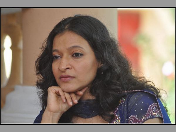 పెద్ద స్టార్ డాటర్ అయిఉండి కూడా