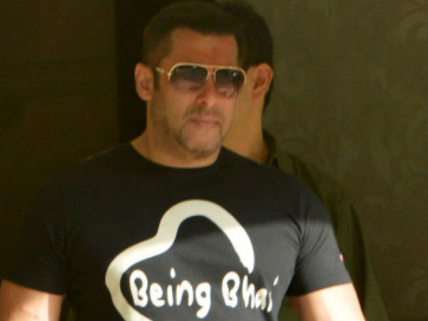 అధిక మొత్తం లో రెమ్యునరేషన్