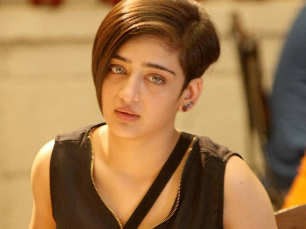 గుండు పాత్ర కోసం ఎదురు చూస్తున్నా