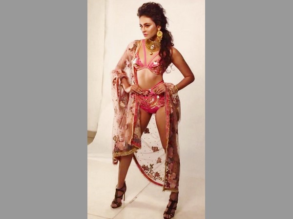 నటిగా తొలి మూవీ