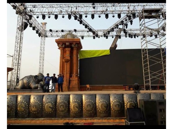 భారీ రేటుకు ప్రసార హక్కులు