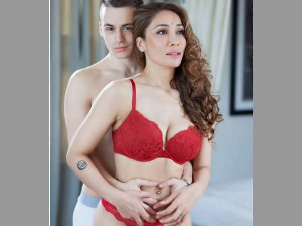 పౌరాణిక స్టైల్ లో