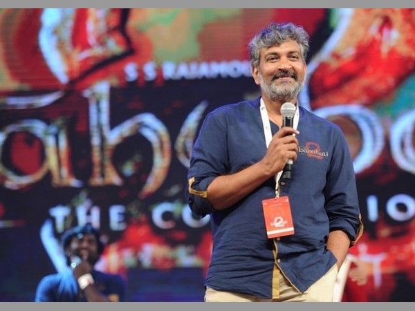 రాజమౌళి కన్నీళ్లు ఆపుకోలేకపోయారు