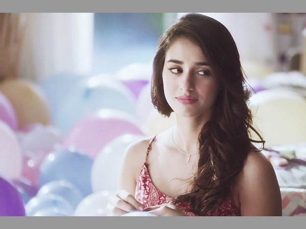 సిబ్బందితో గొడవకు..