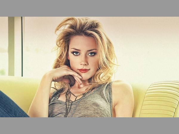 తెలియకుండా సెక్స్ సీన్లు..