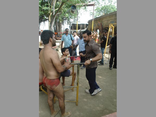 పైరసీ కాపీలు