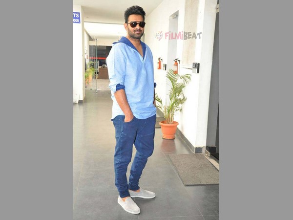 హాలీవుడ్ వార్తల్లో నిజం లేదు