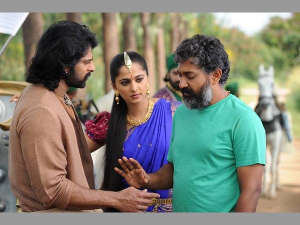  స్కూల్‌కి వెళ్లినట్టుంది 