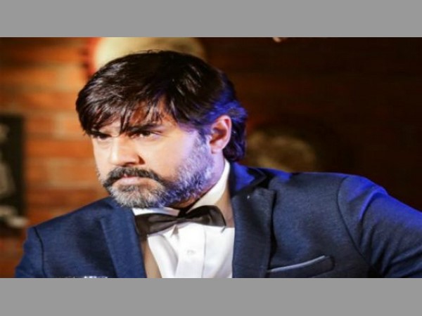 ఫుల్ గా గడ్డం పెంచి 