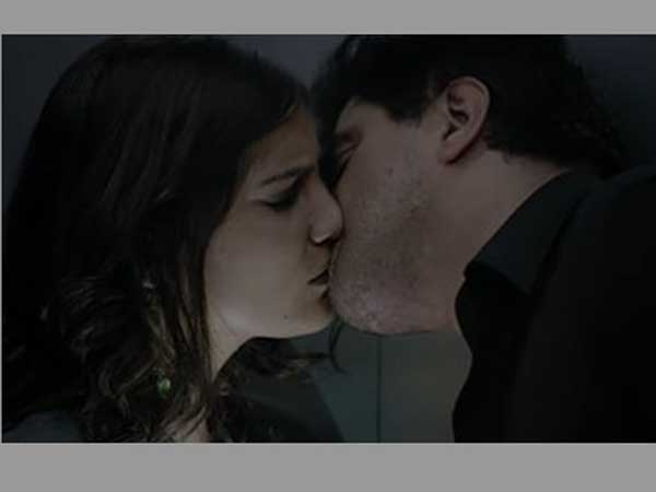 వివాహేతర సంబంధాలతో..