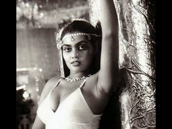 స్క్రిప్టు రైటర్‌గా..