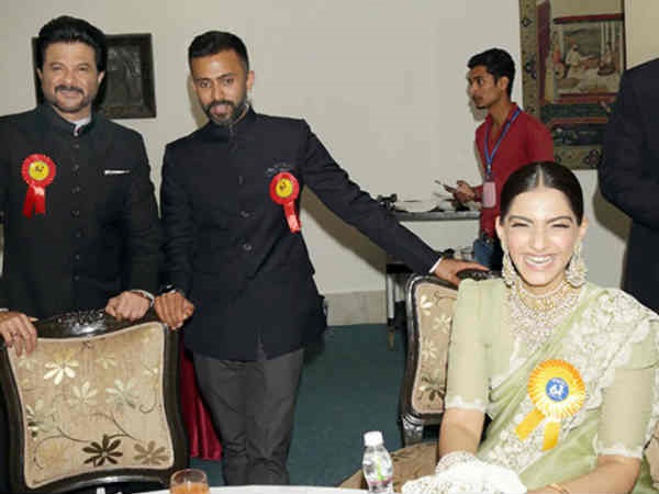 వీరి లవ్ స్టోరీ ఇలా మొదలైంది