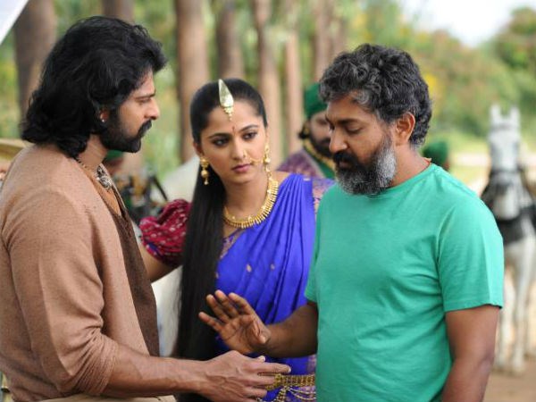 పోలీసులు సీరియస్‌గా పని చేసారు.