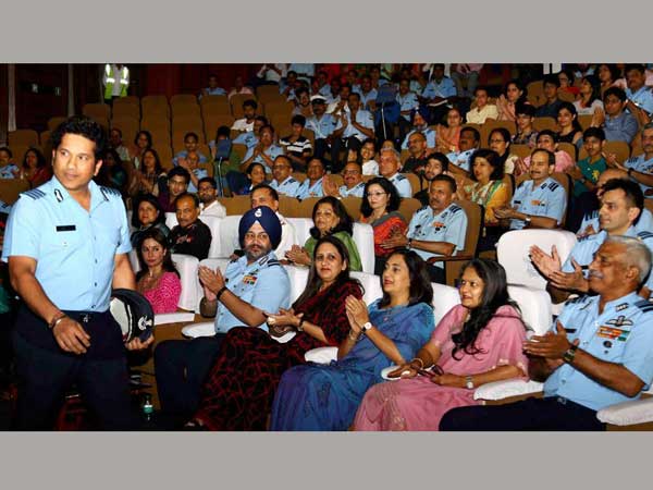 సైనిక దళాల అధికారులకు ప్రివ్యూ