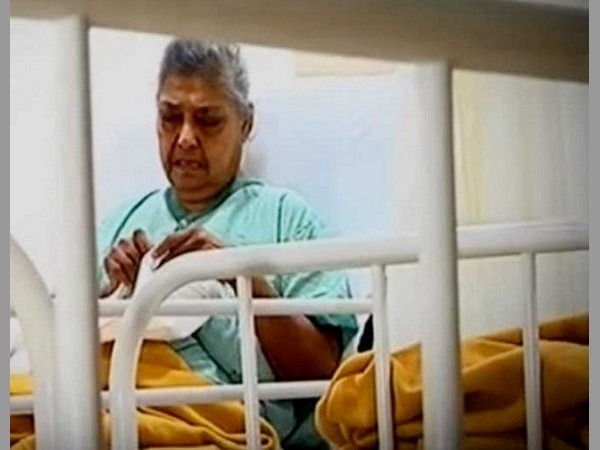 గదిలో బంధించి