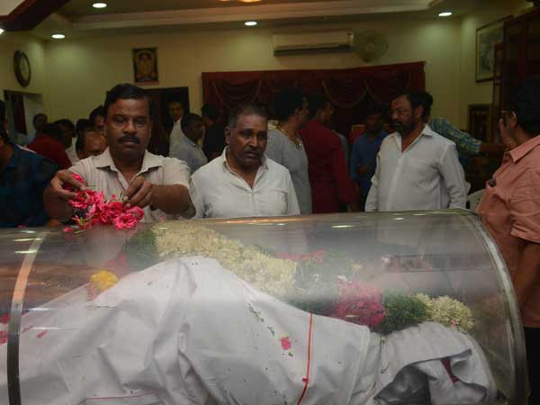 అప్పటి నుండే నాటకాల్లో