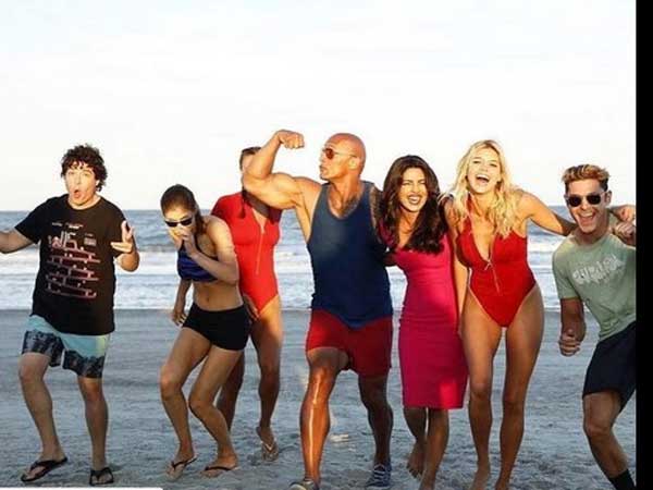 హాలీవుడ్‌లో హాట్ హాట్‌గా ప్రియాంక..