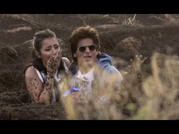 ప్రాణాలు అరచేతిలో పెట్టుకొని..