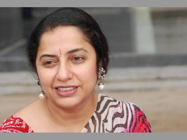 రేవతి డైరెక్షన్.. సుహాసిని డైలాగ్స్