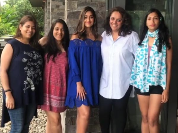 స్నేహితులతో కలిసి