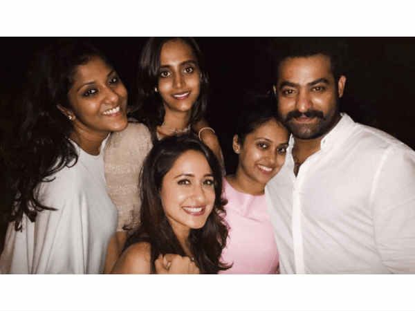 అనేక ప్రశ్నలు