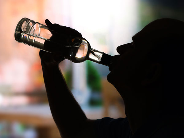 మూత్రం పోసి చండాలం చేశాడు