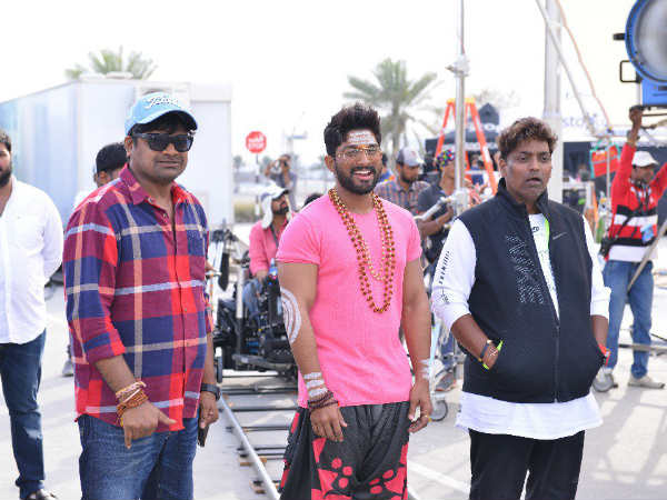  అమెరికాలోనే 160 లొకేషన్లలో 