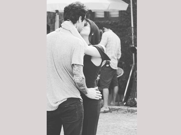 కెమేరా ఎదురుగా 