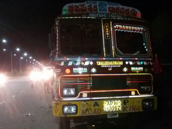 డ్రగ్స్ కూడా తీసుకొని ఉండొచ్చు