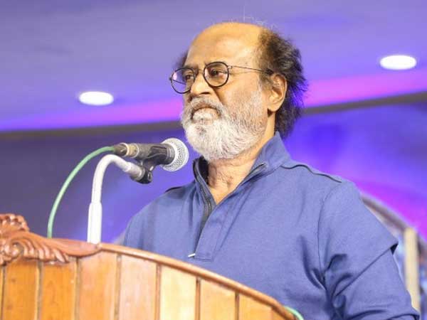 సామాజిక మాధ్యమాల్లో 