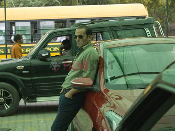 అక్షయ్ ఖన్నా సీరియస్ లుక్స్