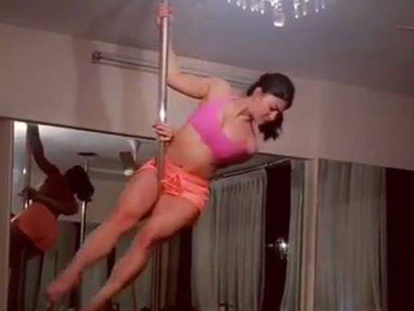 సిద్ధార్థ్ కోసం పోల్ డ్యాన్స్