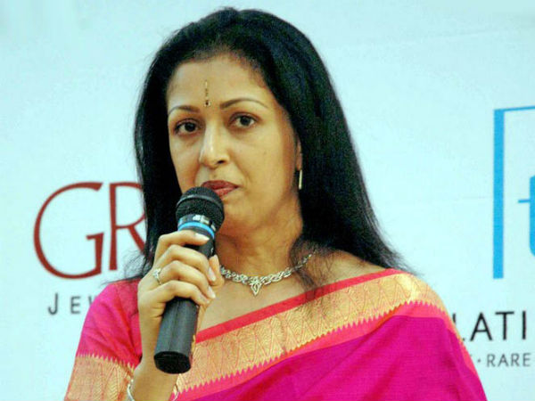 Actress Gautami apologizes to the Bahubali film team