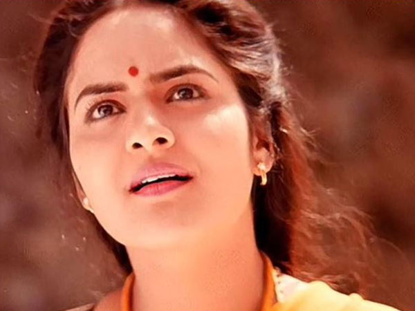 ఆ పాత్రకు ముందు వేరొకరిని అనుకొన్నారంట..